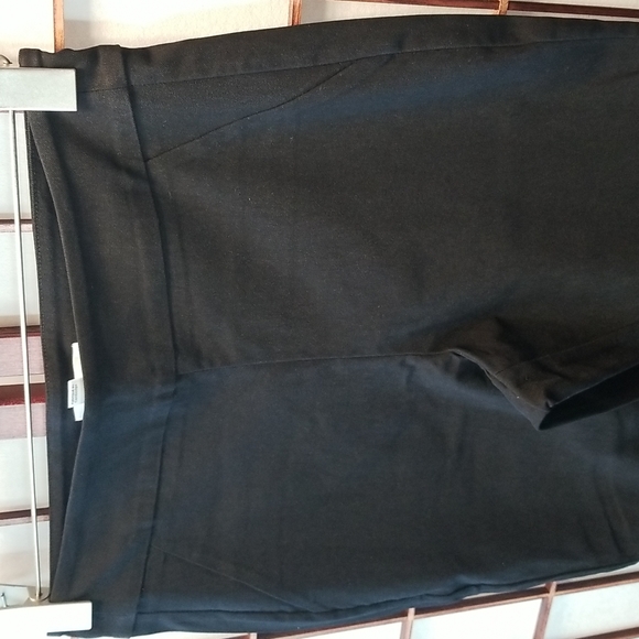 2/$30 RW&Co Basic Black Crop Legging - Medium - Picture 2 of 5